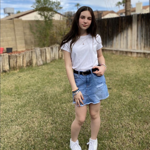 Profile Picture of Alisa Kevric (@alisa_kevric) on Poshmark