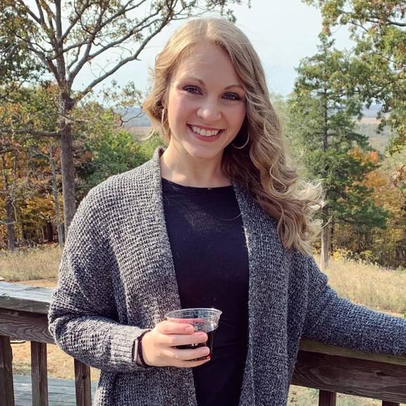 Profile Picture of Sophie Grames (@sgrames13) on Poshmark