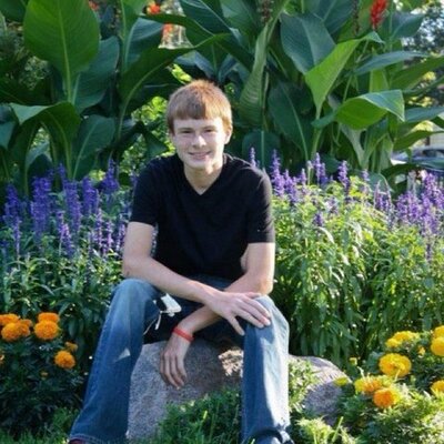 Profile Picture of Andrew Arnold (@Chuck_Lary) on Twitter