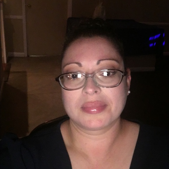 Profile Picture of Awilda Ramirez (@zurda78) on Poshmark