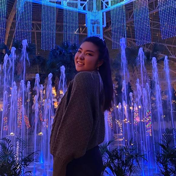 Profile Picture of Satomi Fujii (@vxrmouth) on Poshmark