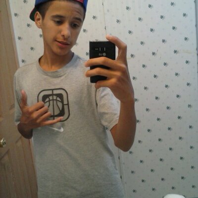 Profile Picture of Dustin Helaman Mora (@_dustinmora_) on Twitter