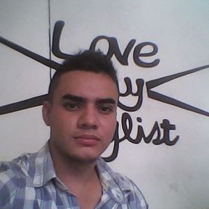 Profile Picture of Tony Larios (@selvinlarios) on Twitter