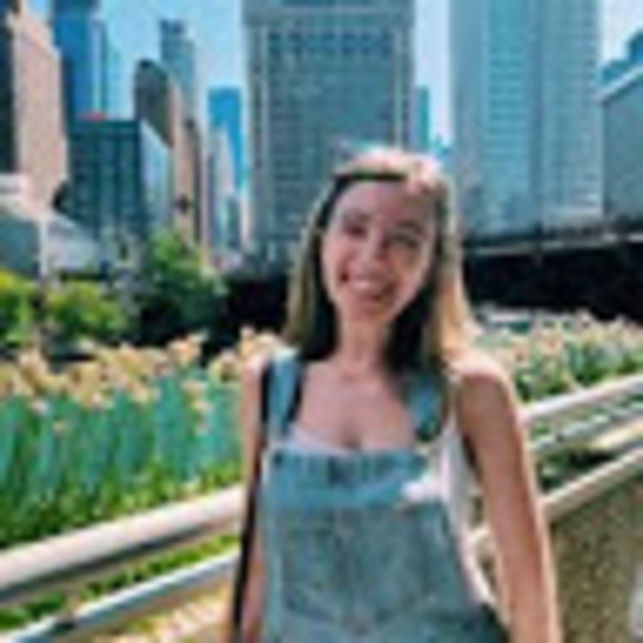 Profile Picture of Clare Mcintosh (@claremcintosh) on Poshmark