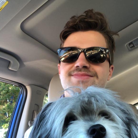 Profile Picture of Luke Bell (@lukeb021) on Poshmark