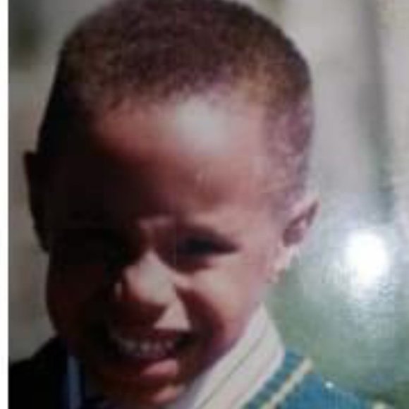 Profile Picture of James Mendes (@mndjames42) on Poshmark