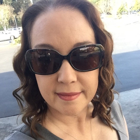 Profile Picture of Ronda Richardson (@rondarr) on Poshmark