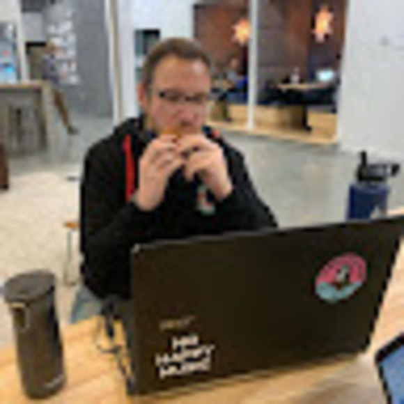 Profile Picture of Josh Levinson (@jlevnhv) on Poshmark