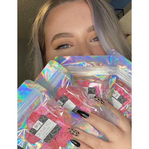 Profile Picture of Billie Colbourne (@billiecolbourne) on Poshmark
