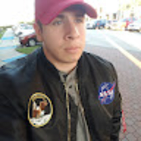 Profile Picture of Gabriel Gomez (@gabrielgo64) on Poshmark