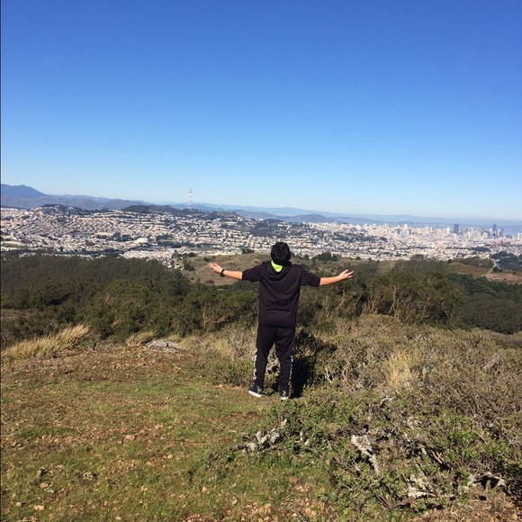 Profile Picture of Arturo Ramirez (@firekicks101) on Poshmark