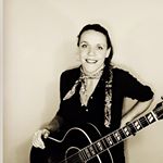Profile Picture of Lucy Wainwright Roche (@lucywainwrightroche) on Instagram