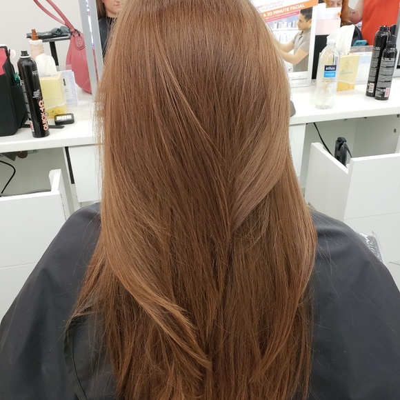 Profile Picture of Amber Bailey (@bmom2759) on Poshmark