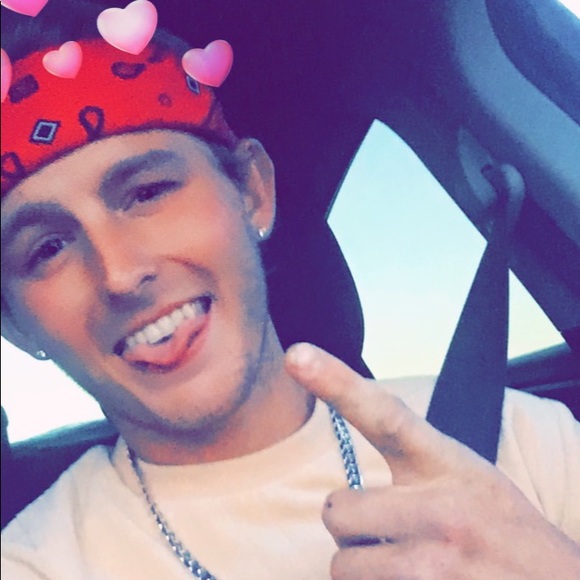 Profile Picture of Tylor Kirby (@tkirb1) on Poshmark