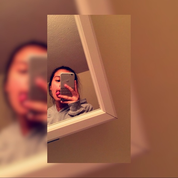 Profile Picture of Lorena Vasquez (@xxlv_) on Poshmark