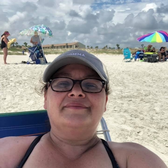 Profile Picture of Leah Champagne (@gatorrn1) on Poshmark