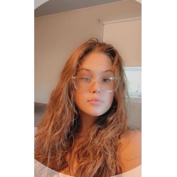 Profile Picture of Alexia Hudak (@alexia_lee003) on Poshmark