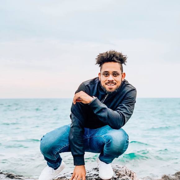 Profile Picture of Terry Marc (@mikln1) on Poshmark