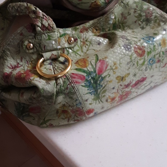Profile Picture of Maria Lignos (@mlignos) on Poshmark