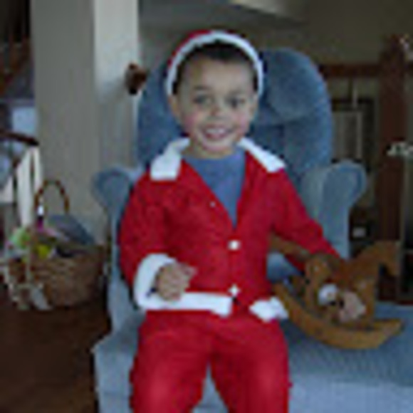 Profile Picture of Alex Okafor (@aokafo1328) on Poshmark