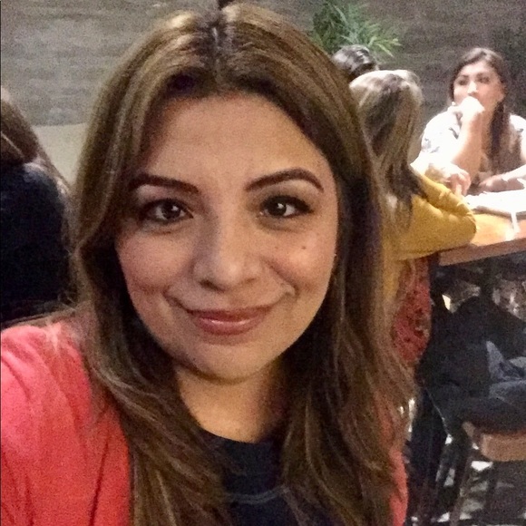 Profile Picture of Cecilia Rodriguez (@beautygirl_78) on Poshmark