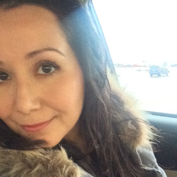 Profile Picture of Reyna Lucero (@reynachick) on Poshmark