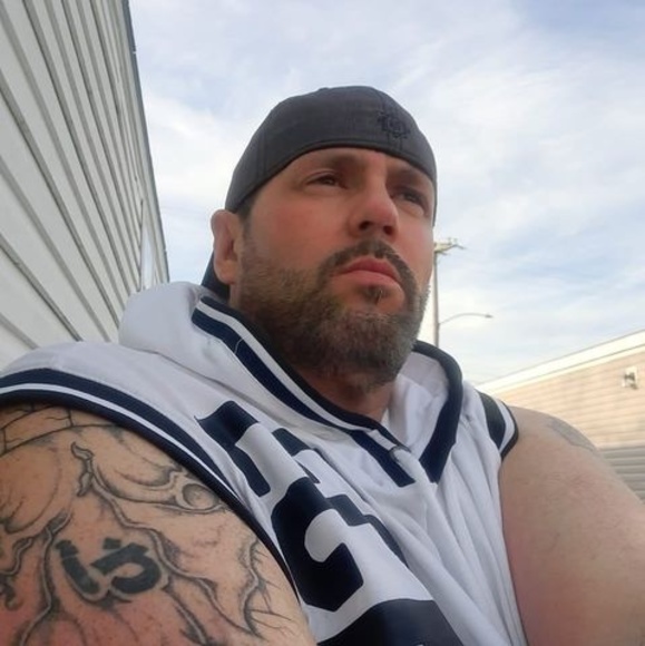 Profile Picture of Jeremy Frey (@jeremyfrey) on Poshmark