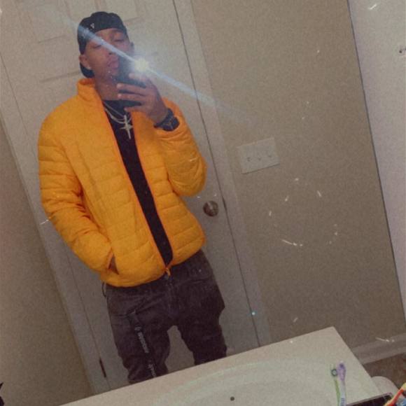 Profile Picture of Markell Mckeithan (@markell15) on Poshmark