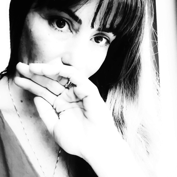 Profile Picture of Lahela Lahela (@lahelalahela) on Poshmark