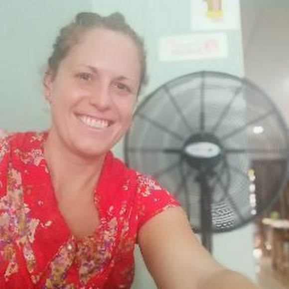 Profile Picture of Allison Iott (@allisonmiott) on Poshmark