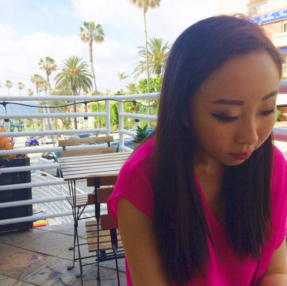 Profile Picture of Helen Shin (@hyershin) on Poshmark