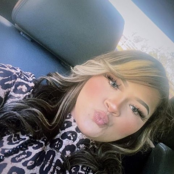 Maliyah Sanmiguel - Poshmark Profile Picture of Maliyah Sanmiguel (@maliyahpirkle) on Poshmark