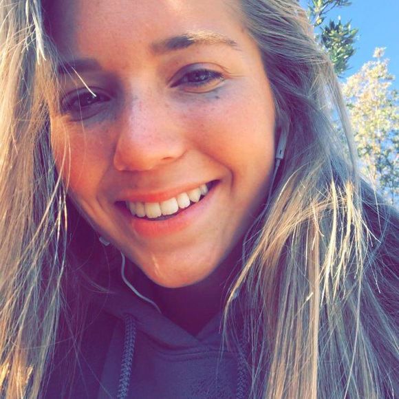 Profile Picture of Andrea Mihaljevich (@drea111715) on Poshmark