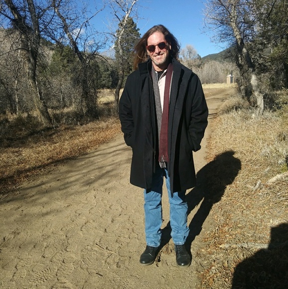 Profile Picture of Scott Ables (@scott_ables) on Poshmark