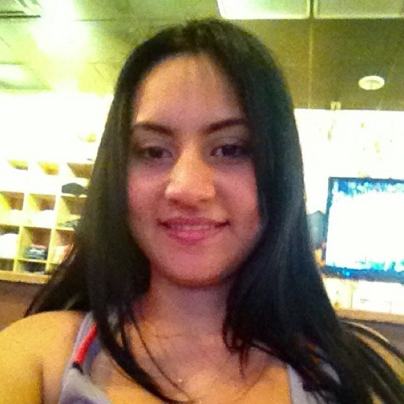 Profile Picture of Glenda Wong (@glendawa) on Poshmark