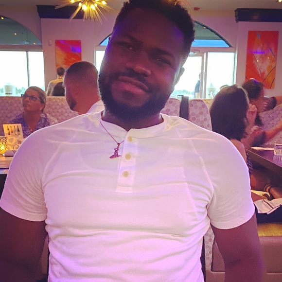 Profile Picture of John Bourne (@john_bourne) on Poshmark