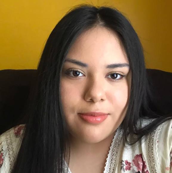 Profile Picture of Daniela Corona (@danielacorona3) on Poshmark