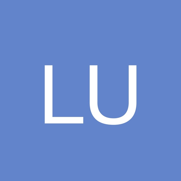 Profile Picture of Laura Uberti (@lrml) on Poshmark