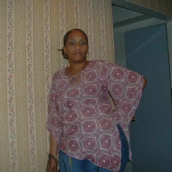 Profile Picture of Sunsearay Love-jacobus (@zamiko20002000) on Poshmark