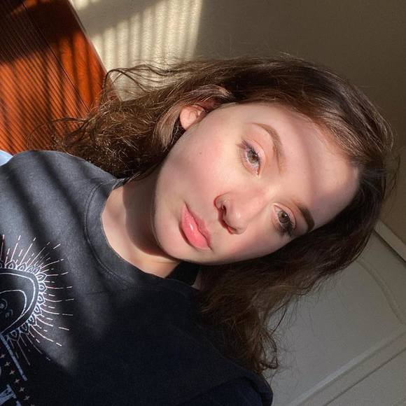 Profile Picture of Maggie Salonis (@maggiesalonis) on Poshmark