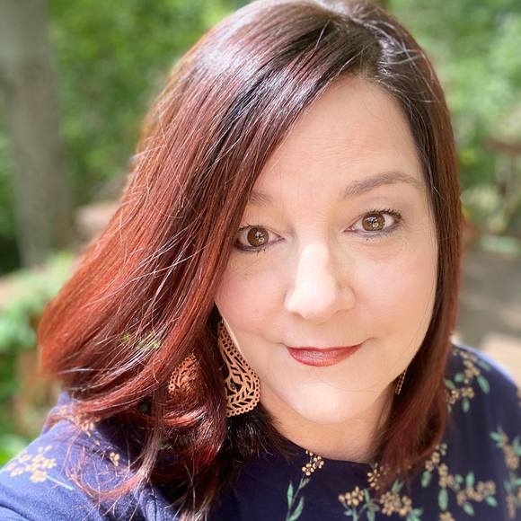 Profile Picture of Gena Roubique (@groubique17) on Poshmark