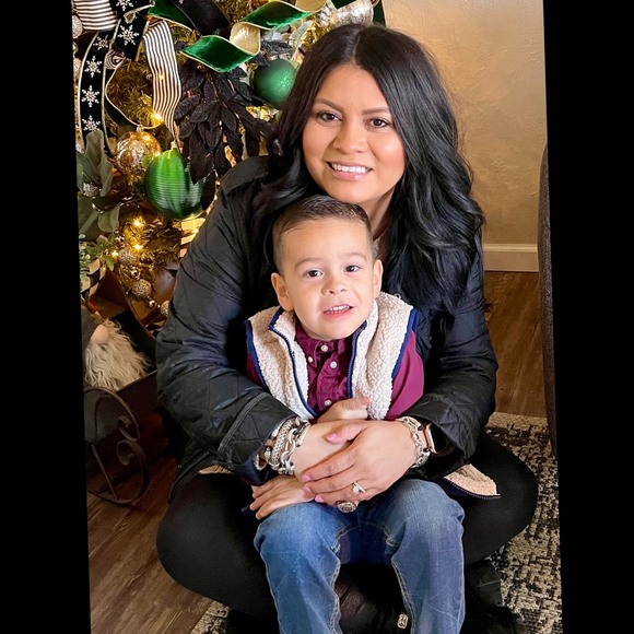 Profile Picture of Christina Derryberry (@christinaderryb) on Poshmark