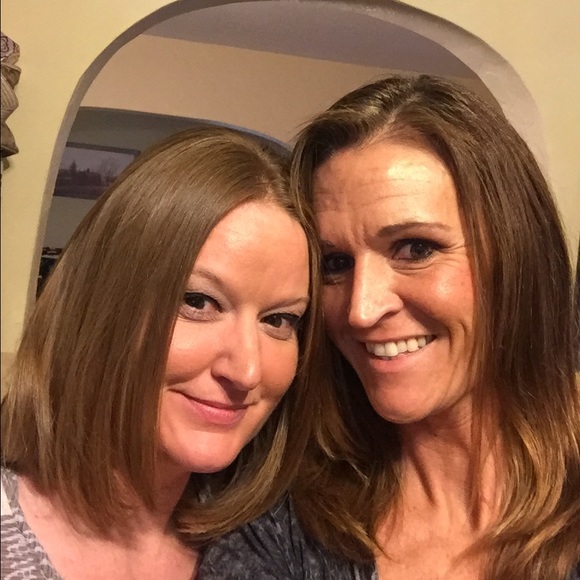 Profile Picture of Alecia Osborne (@ajosborne) on Poshmark
