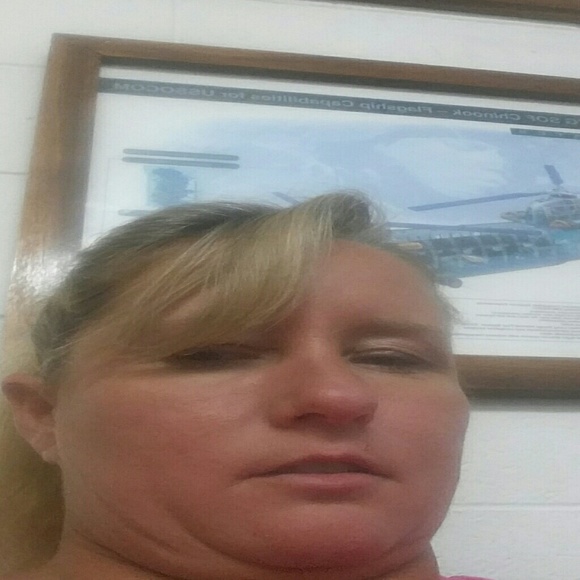 Profile Picture of Paula Conway (@paulaconway13) on Poshmark