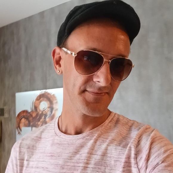 Profile Picture of Patrick Stanbro (@ariesfl33321) on Poshmark