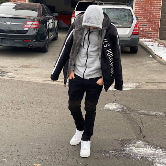 Profile Picture of Young Pimp (@sorpraism0709) on Poshmark