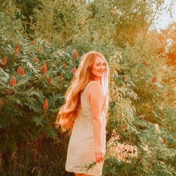 Profile Picture of Amber Wallace (@amberwallace407) on Poshmark