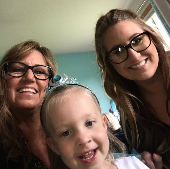 Profile Picture of Lisa Sikkema (@lls616) on Poshmark