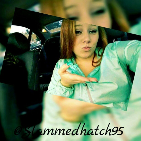 Profile Picture of Tayler Hafey (@taybaby57) on Poshmark