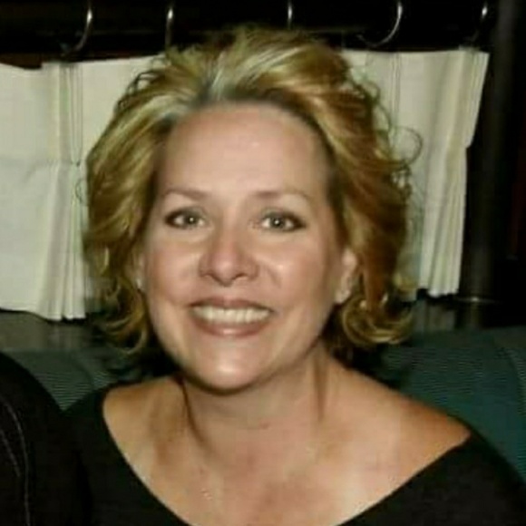 Profile Picture of Robin Baxter (@baxpak4) on Poshmark